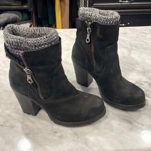 Steve Madden EUC Sweaterr black suede boot bootie 9.5